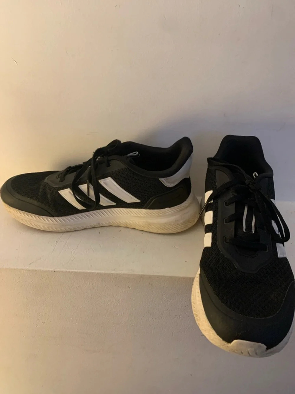 Adidas Gym Shoes - Picture 2 of 4